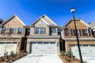 Building Photo - 648 Lansing Grove Way