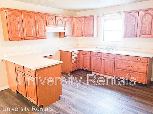Foto del edificio - 4 br, 2 bath House - 1320 North Kelly Avenue