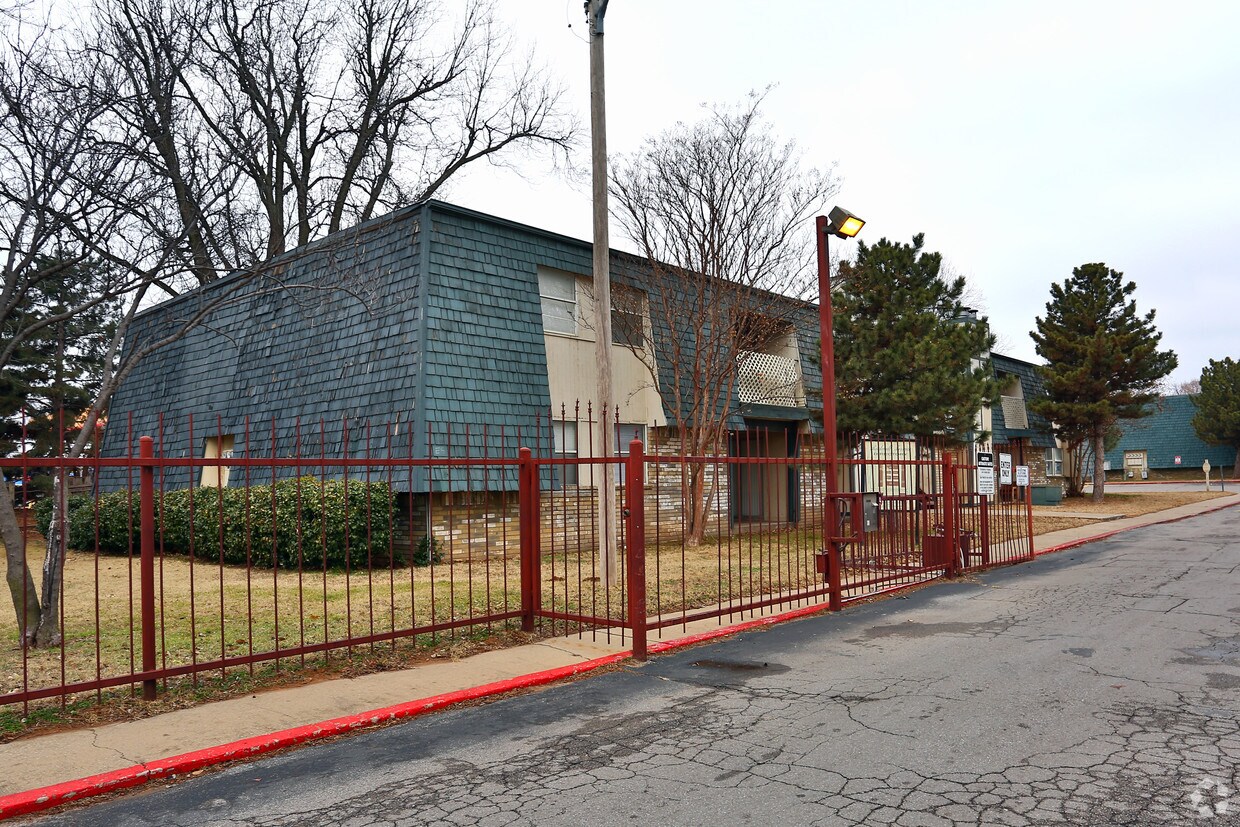 Rockwell Terrace Apartments Oklahoma City, OK