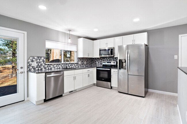 Foto del edificio - 9907 Gilbrook Ave