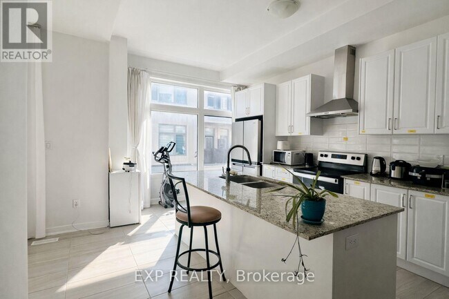 Photo du bâtiment - 27 Albert Firman Ln