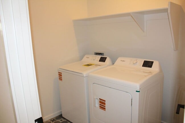 Foto del edificio - 12549 W Luxton Ln