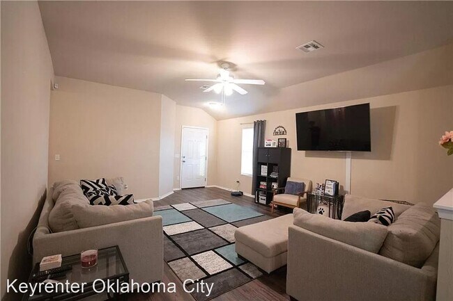 Foto del edificio - 3 br, 2 bath House - 7525 Leichter Ave