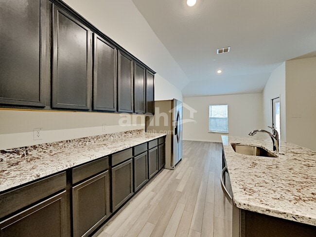 Building Photo - 7933 Cactus Plum Dr