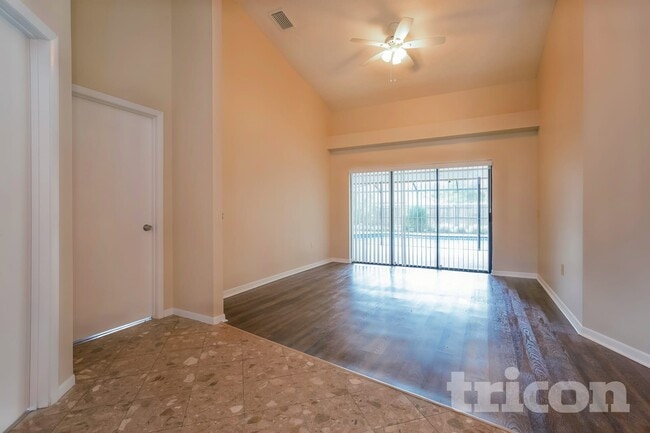 Building Photo - 1808 S Golfview Dr