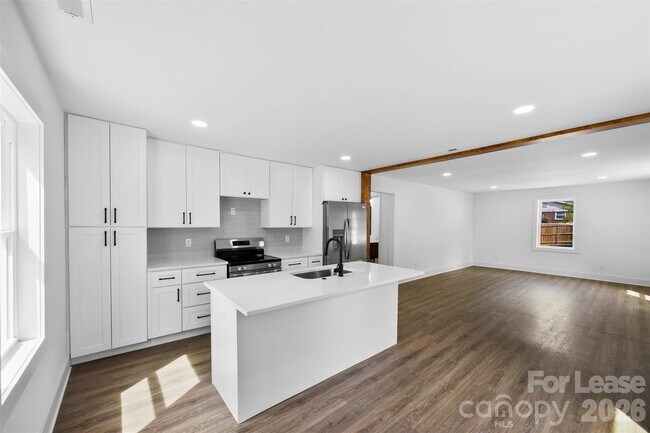 Foto del edificio - 2942 Reid Ave