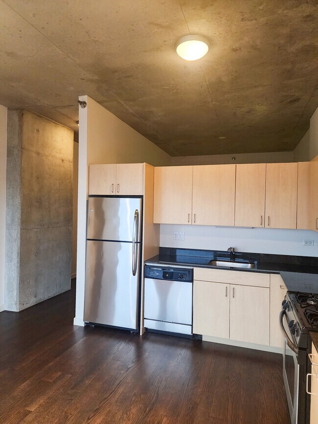 Foto del edificio - 235 W Van Buren St