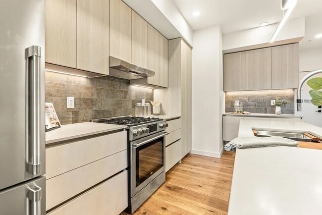 Foto del edificio - 211 Condor St