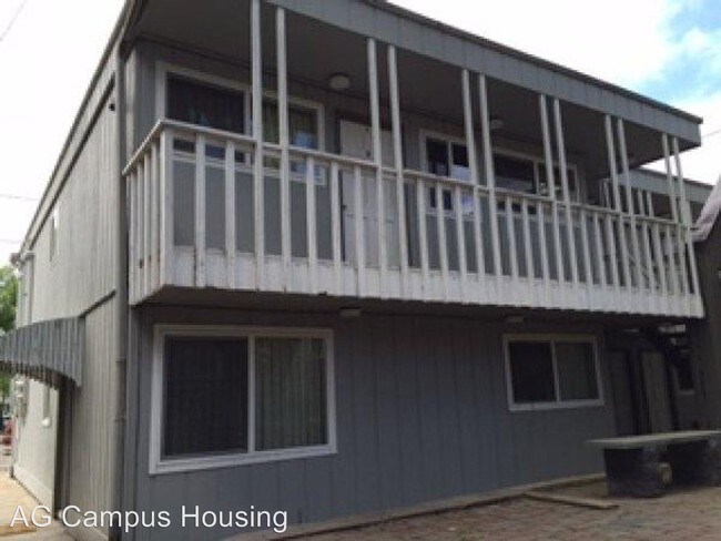Foto del edificio - 3 br, 1 bath Apartment - 1747 Hilyard Alley