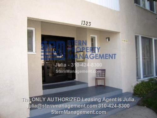 Foto del edificio - 1323 N. Kingsley Dr.