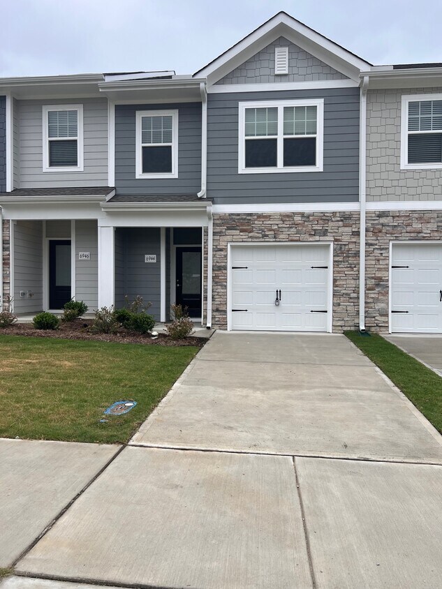 5307 Stream Stone Way, Brentwood, NC 27616 Townhome Rentals in