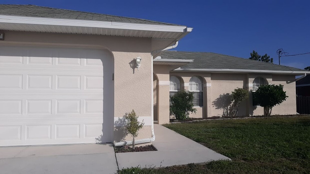 Nice 3 bedroom 2 bathroom off Gator Circle - Nice  3 bedroom 2 bathroom off Gator Circle