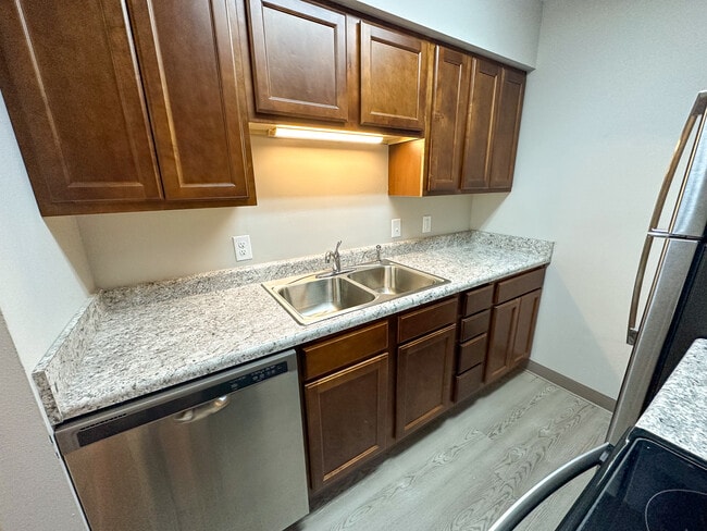 Building Photo - 246 Hyland