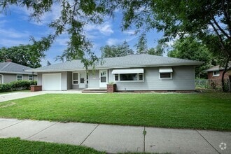 Building Photo - 2213 N Mason St