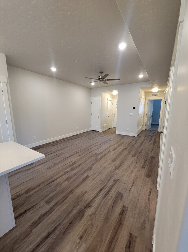 Foto del edificio - 702 E 6th St