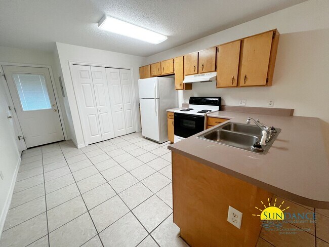 Foto del edificio - Gated Community, 2 Bedroom unit in Crestview!