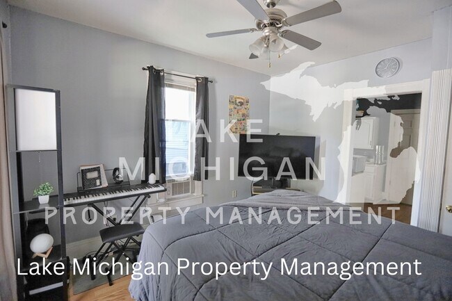 Foto del edificio - 744 Lake Michigan Dr NW