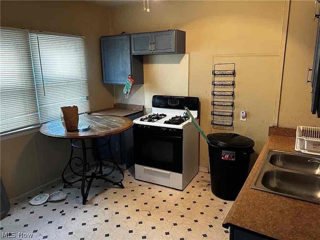 Foto del edificio - 639 E 107th St