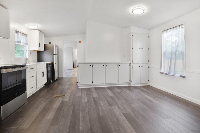 Building Photo - 21950 Caney Dr