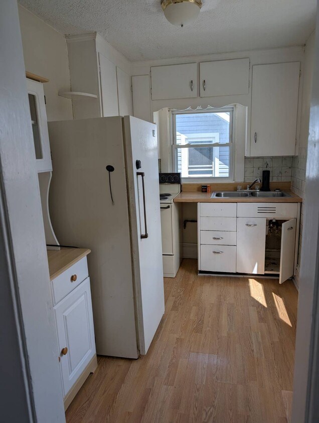 Foto del edificio - 1351 S Seneca Ave