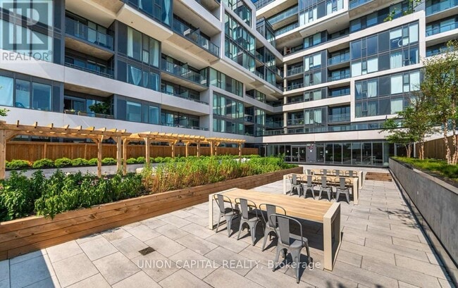 Building Photo - 859-859 The Queensway