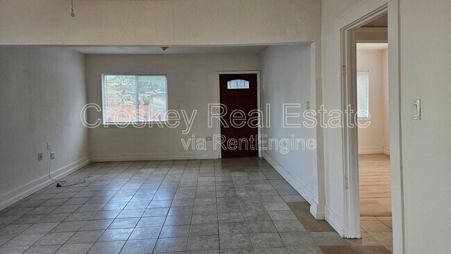 Foto del edificio - 126 W 10th St