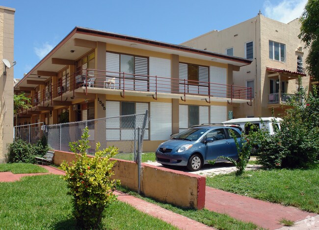 Main Photo - 1565 Drexel Ave