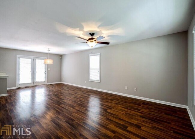 Foto del edificio - 2725 Silver Hill Terrace SE