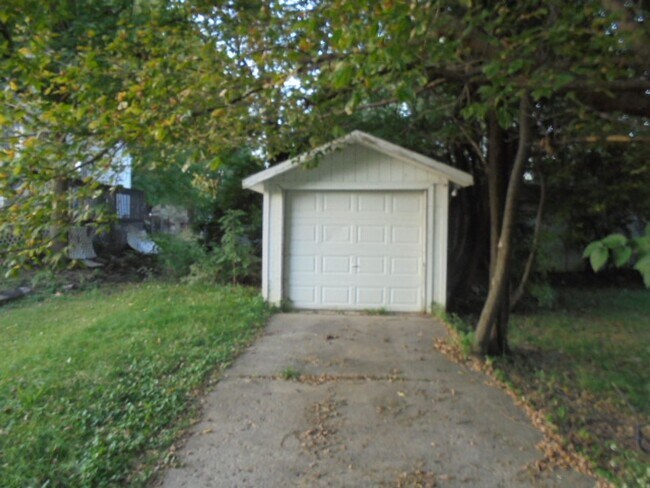 Foto del edificio - 6601 Betts 2BR/1BA (Cincinnati)