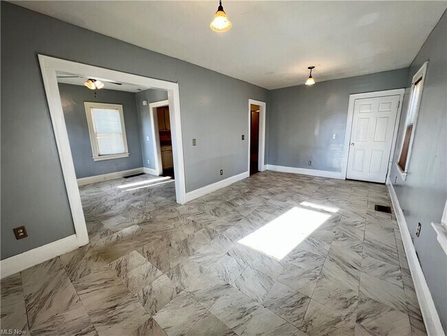 Building Photo - 4463 W 140th St