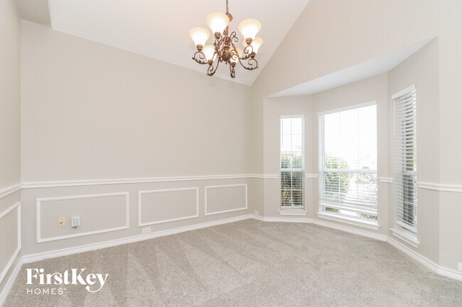 Building Photo - 5005 Portview Dr