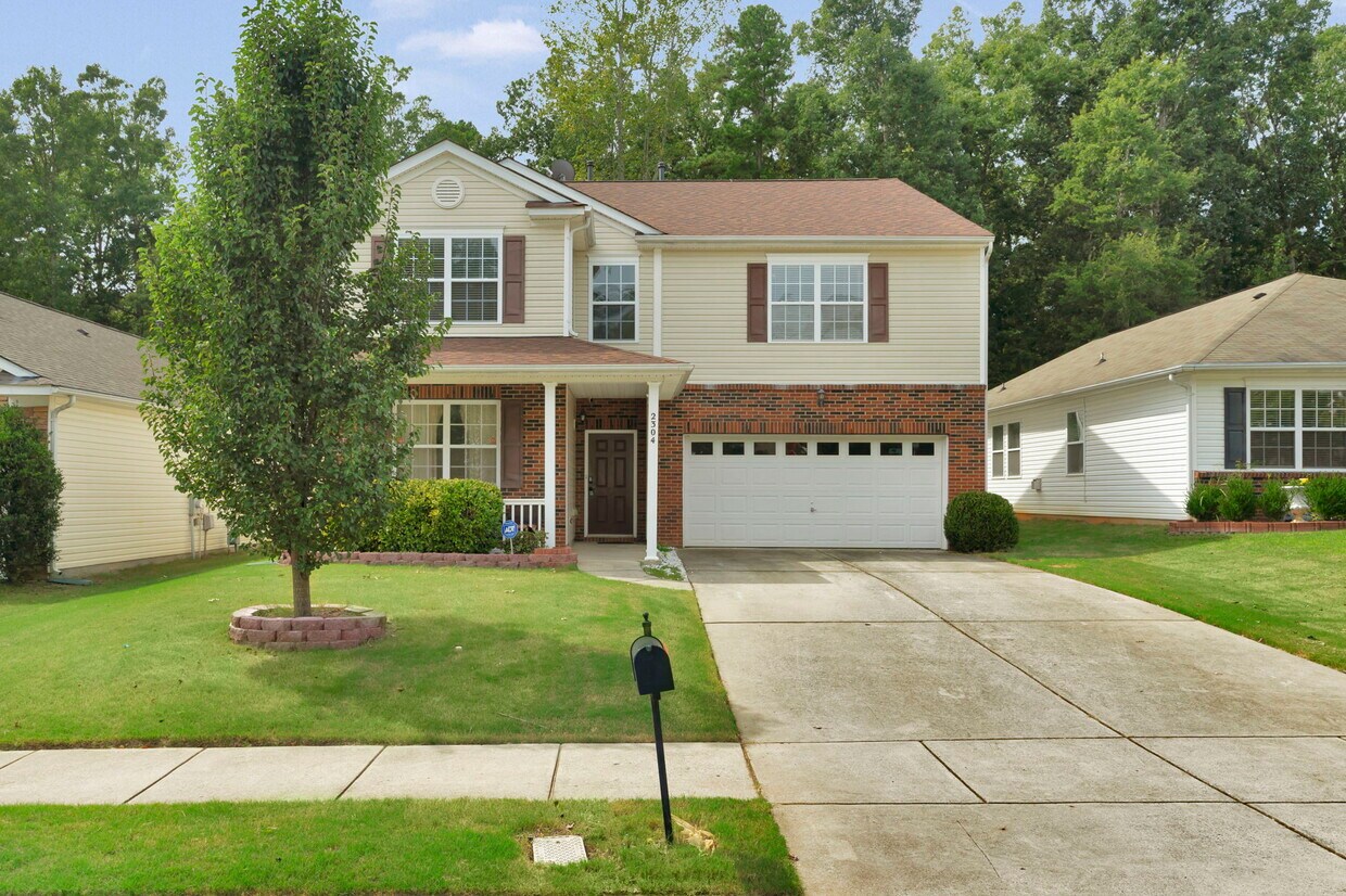 2304 Savannah Hills Dr, Matthews, NC 28105 House Rental in Matthews, NC
