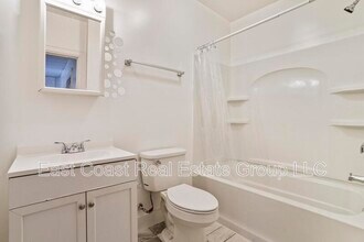 Building Photo - 207 N Mulberry St