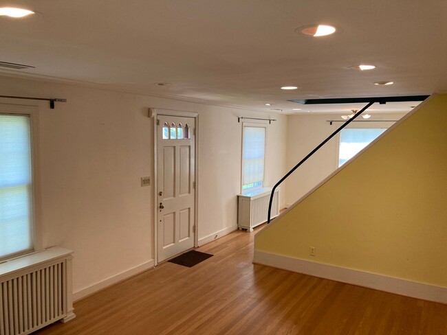 Building Photo - Spacious 3Bd/2Bth SFH in Takoma Park!