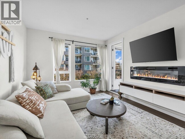 Building Photo - 255 W 1st St