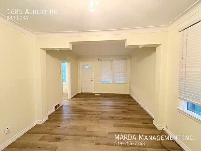 Photo du bâtiment - NEWLY RENOVATED 2 BED/1 BATH MAIN - CENTRA...