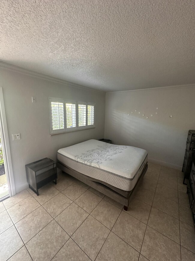 Foto del edificio - 2124 NE 5th Ave