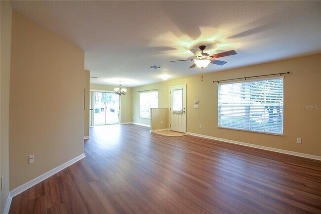 Foto del edificio - 571 Sandstone St