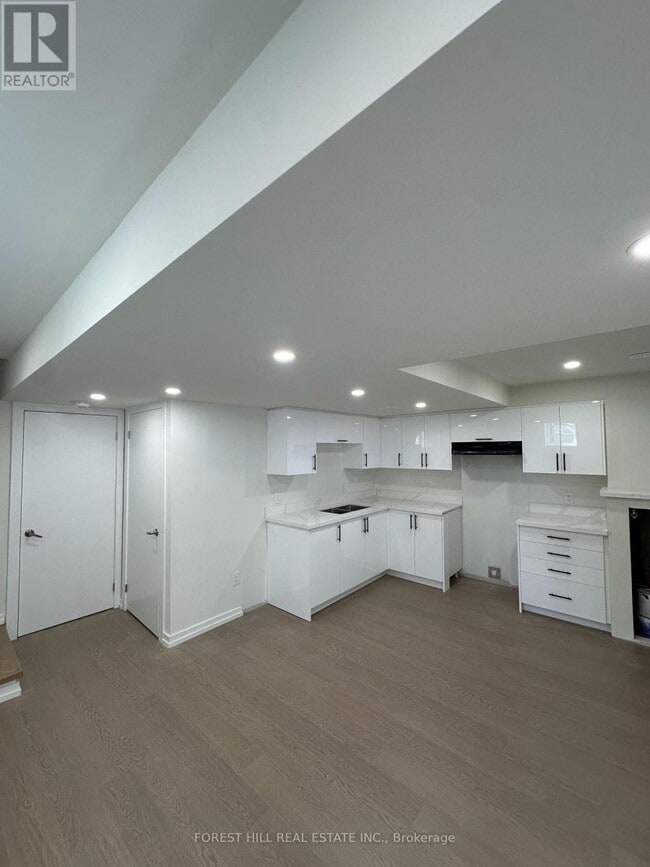 Building Photo - 58 Arbour Grn Cres