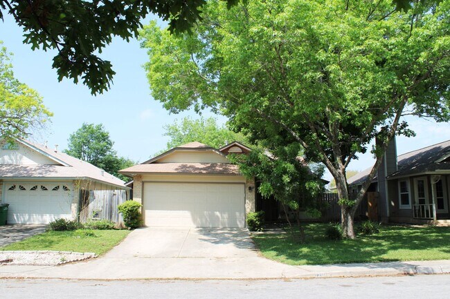 Foto del edificio - 3-BEDROOM HOME IN STONERIDGE, NORTH EAST I...