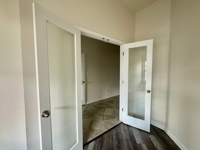 Building Photo - 3 Bed 2 Bath in Kyle Tx