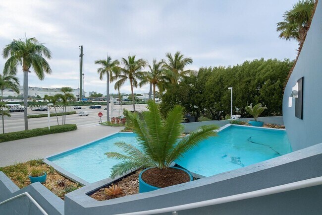 Foto del edificio - 1881 79th Street Causeway