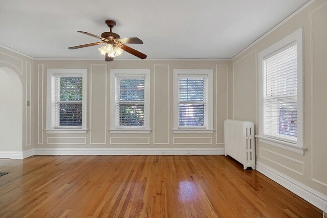Building Photo - 7050 Amherst Ave