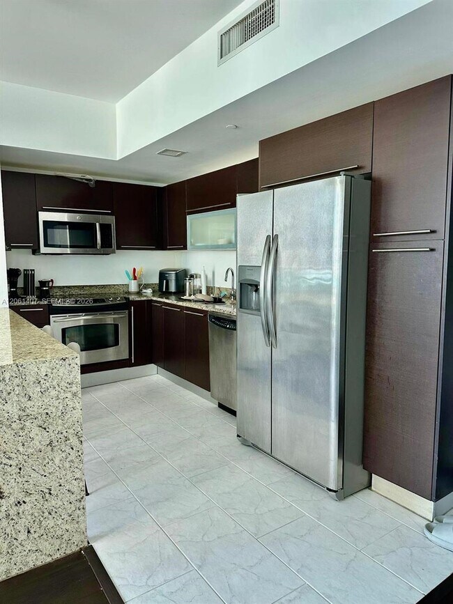 Foto del edificio - 950 Brickell Bay Dr