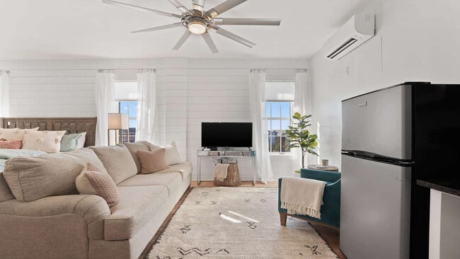 Building Photo - 10343 E County Hwy 30A