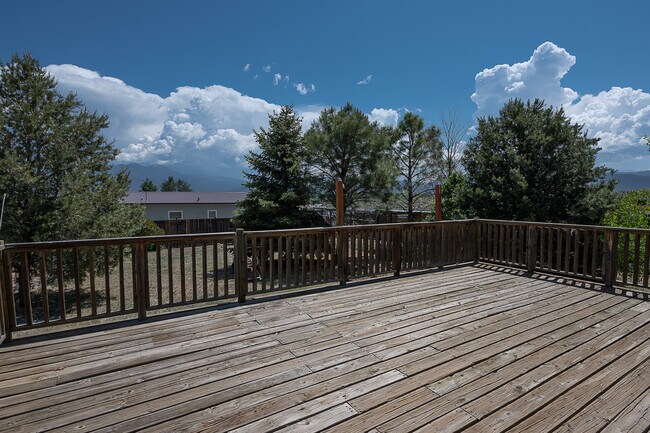 Building Photo - 49 Las Tusas Rd