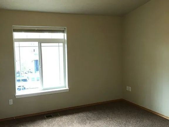 Foto del edificio - "Charming 3-Bedroom McMinnville Home with Cozy Fireplace and Spacious Living!"