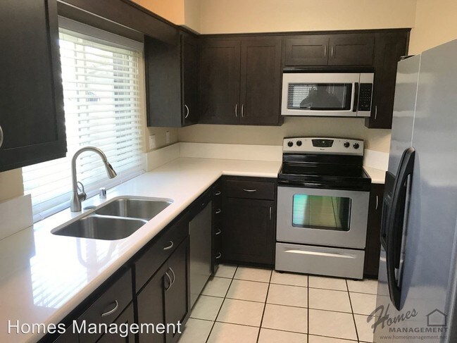 Foto del edificio - 2331 N Iris Ln