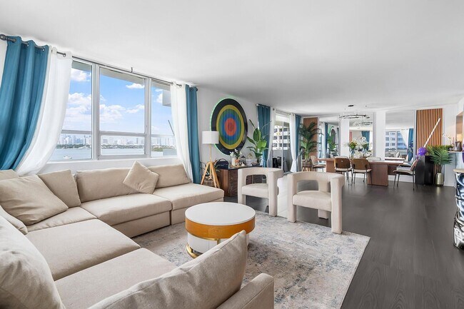 Foto del edificio - 1500 Bay Rd