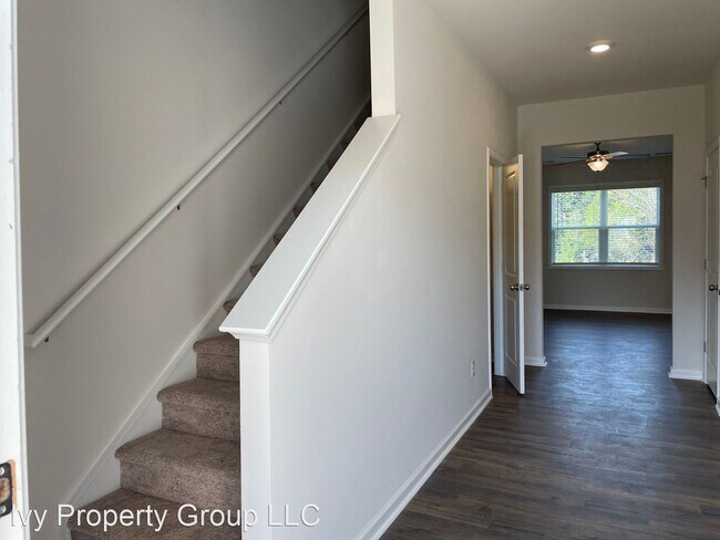 Building Photo - 3 br, 2.5 bath House - 3766 Yorkshire Pl